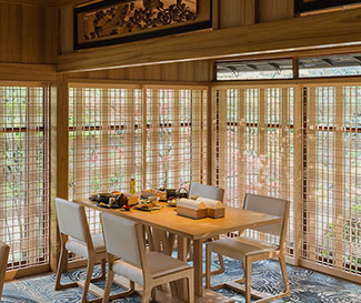 写真:レストラン寿泉 内観